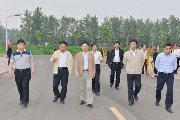 丰县县政府领导陪同参观丰县中等专业24h直播校园